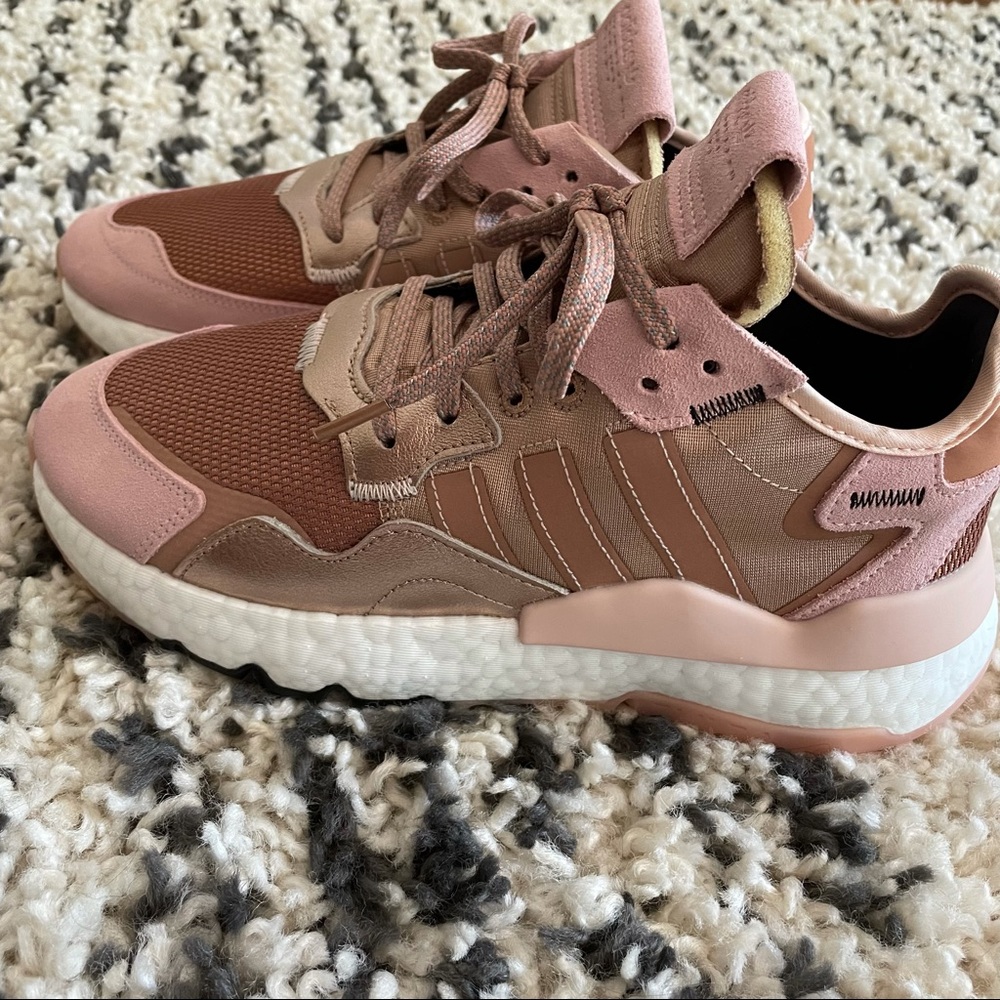 Adidas nite jogger rose gold